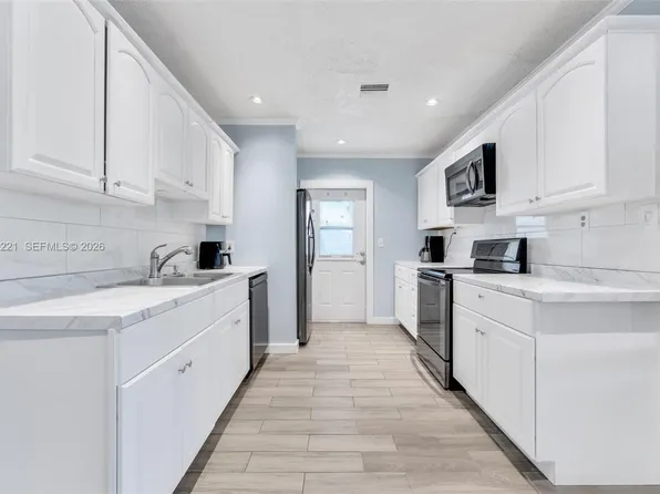 660 NE 59th Ct, Oakland Park, FL 33334