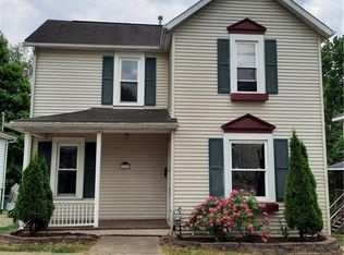 1210 Foster Ave, Cambridge, OH 43725