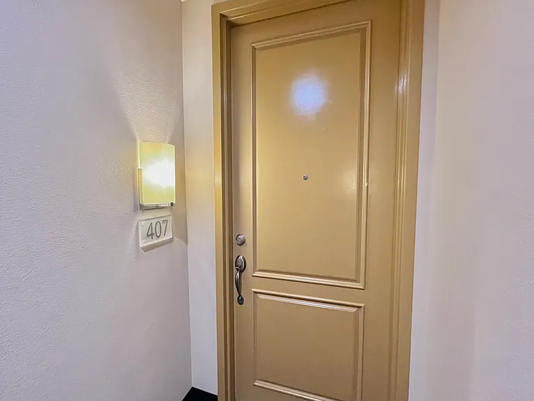 15 E Agate Ave #407 — Photo 3