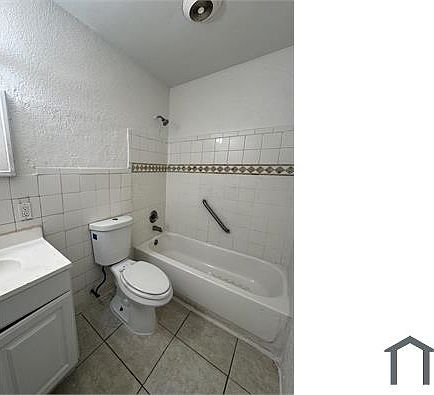 4th image of 2200 NW 20th St #W