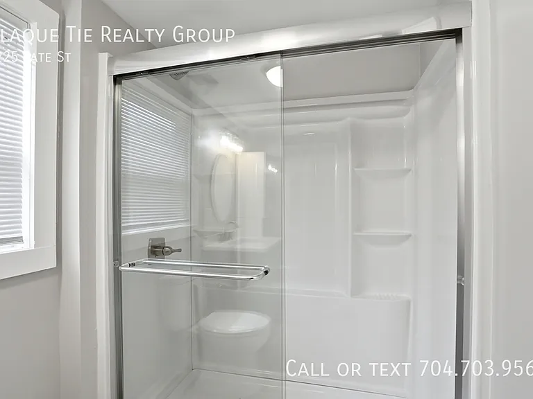 2225 Tate St — Photo 20
