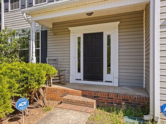 4th image of 132 Cotter Ln