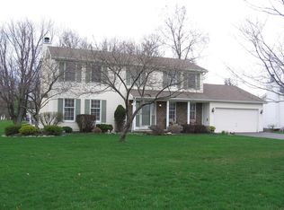 12 Sand Pebble Dr, Rochester, NY 14624