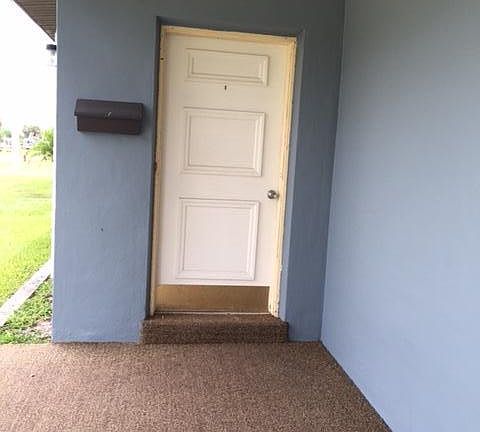 2nd image of 3320 SE Monte Vista Street