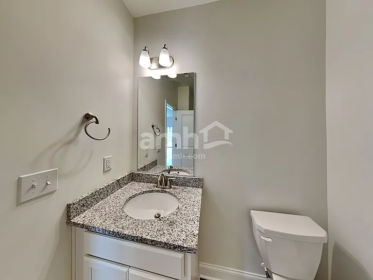 316 Bourne St — Photo 23