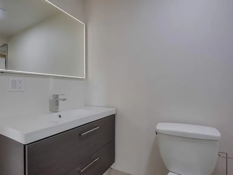 2552 Gregory Dr #B — Photo 10