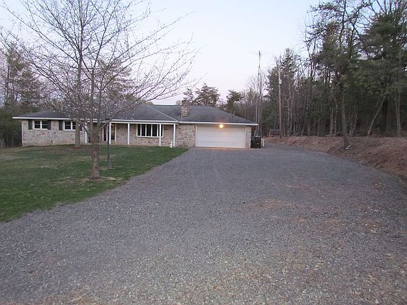 Large Driveway/2 Car Garage