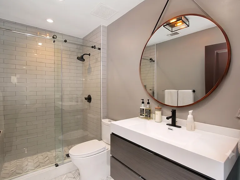 1st floor bath