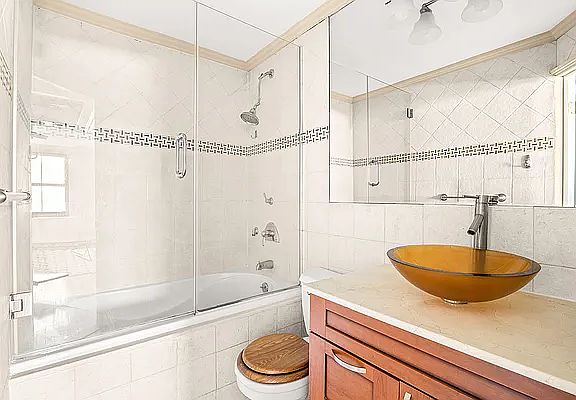4th image of 1139 Prospect Ave APT 4C