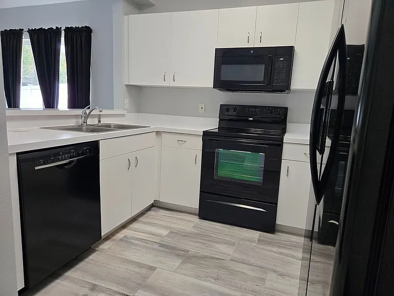 2102 Braxton St — Photo 5