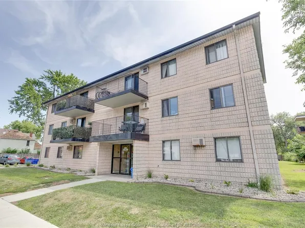 3355 Sandwich St #104, Windsor, ON N9C 1B2