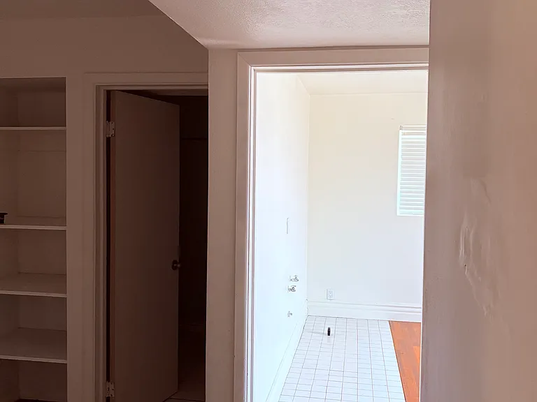 345 N Lesueur — Photo 31