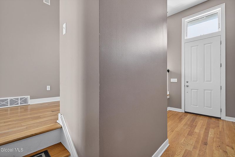 2nd image of 4 Bryn Mawr Court