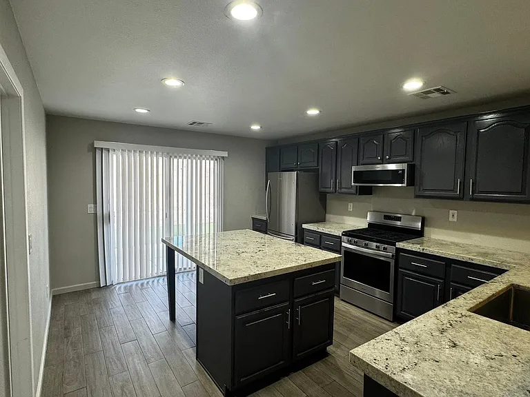 8319 Rose Quartz Ct — Photo 6