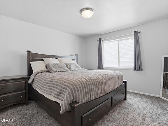 5th image of 1728 Tobi Ln