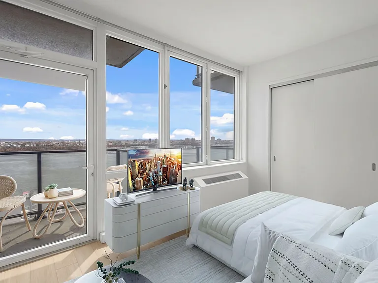 605 W 42nd St #25T — Photo 3