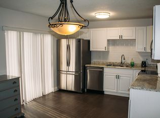 541 Springdale Cir, Palm Springs, FL 33461