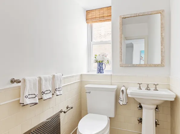 135 East 71st Street image 7 of 8