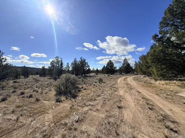 700 NW Pinecrest Dr, Prineville, OR 97754