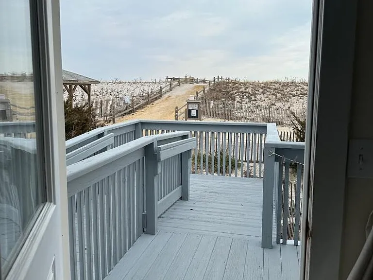 2200 Oceanfront — Photo 6