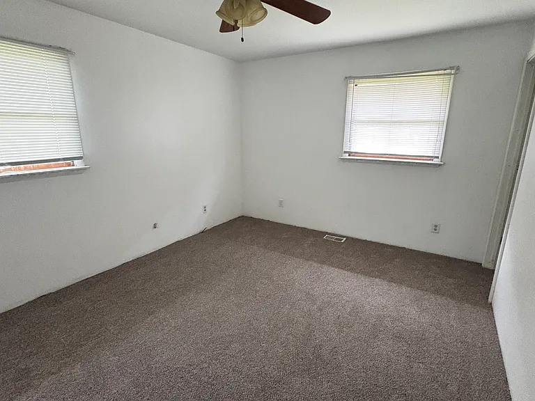 2079 W 50th Pl — Photo 15