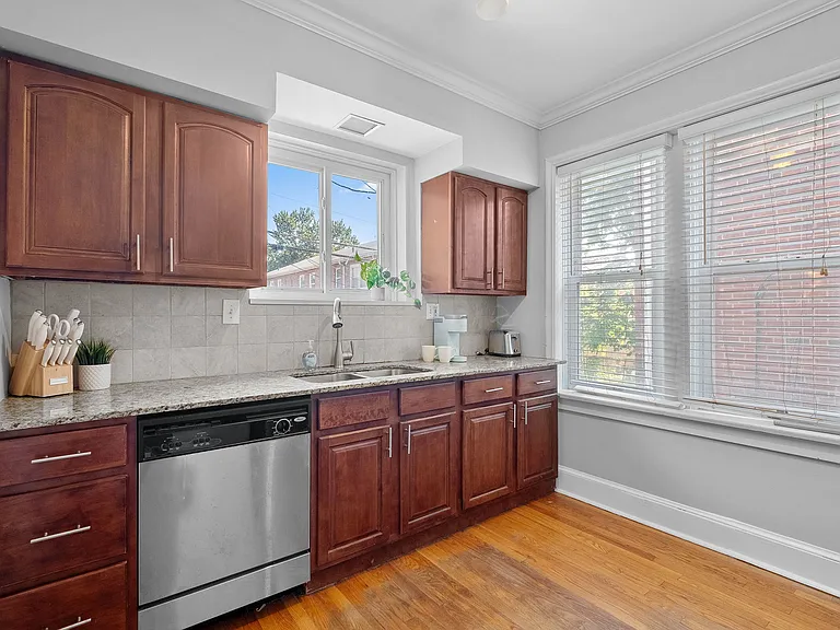 7055 Dartmouth Ave #2 — Photo 7