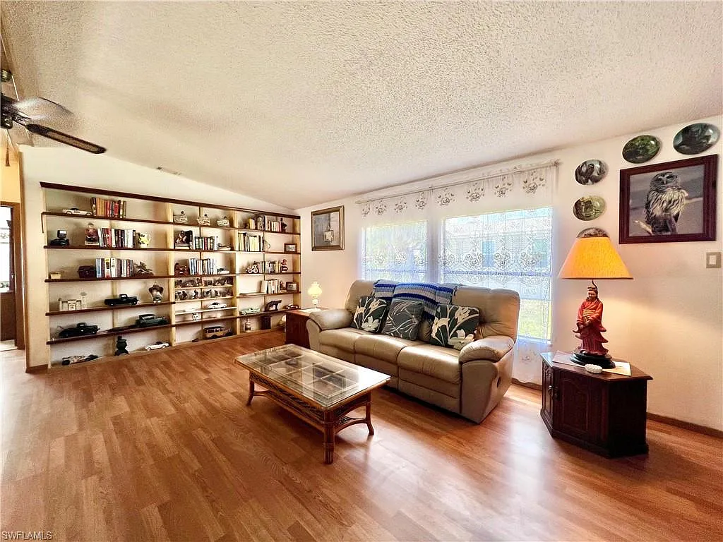 3 bed, 2.0 bath, 1488 sqft, $1,800 — Photo 4