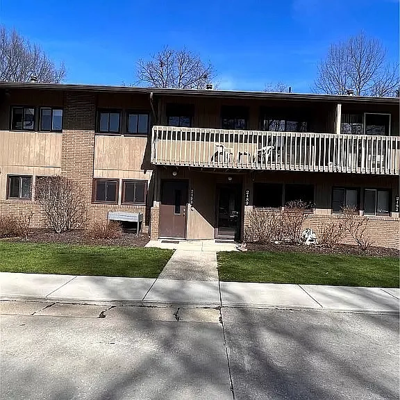 2491 Euclid Heights Blvd — Photo 6