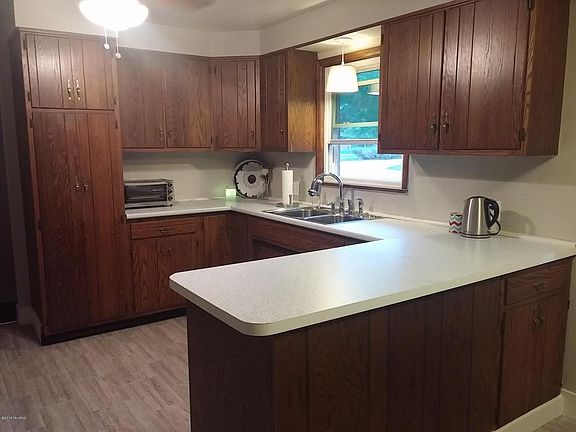 5th image of 1495 Meadowlane Dr SE