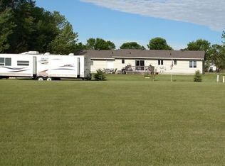 112 7th Ave E, Halstad, MN 56548