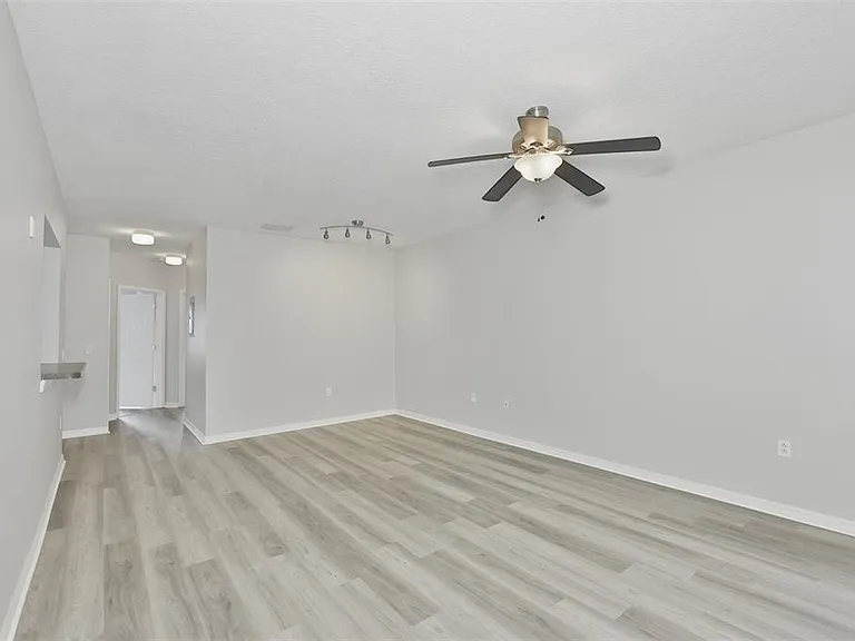 6437 Cypressdale Dr #201 — Photo 13