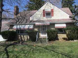 19665 Mountville Dr, Maple Heights, OH 44137