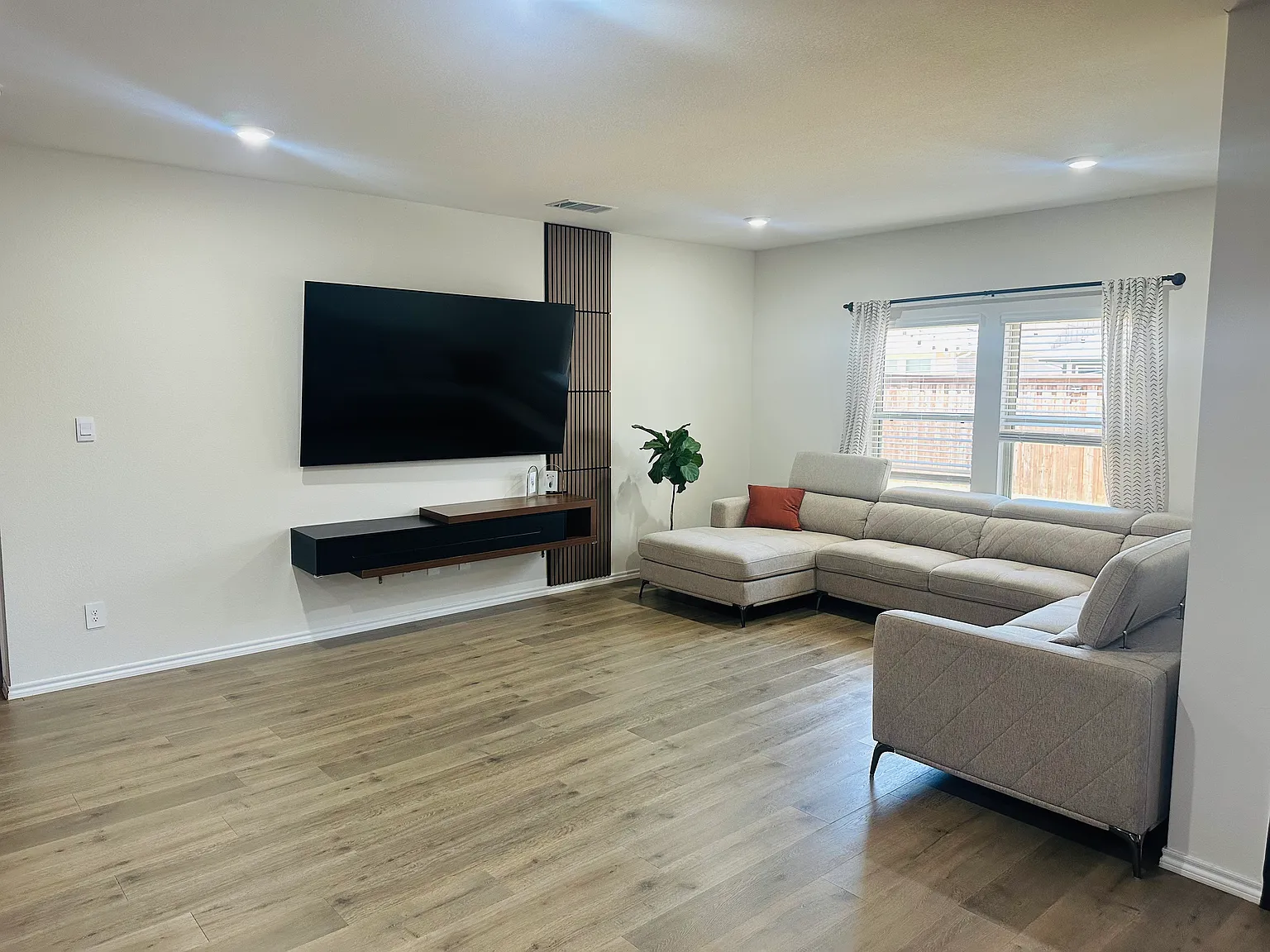 4 bed, 2172 sqft, $2,300 — Photo 4