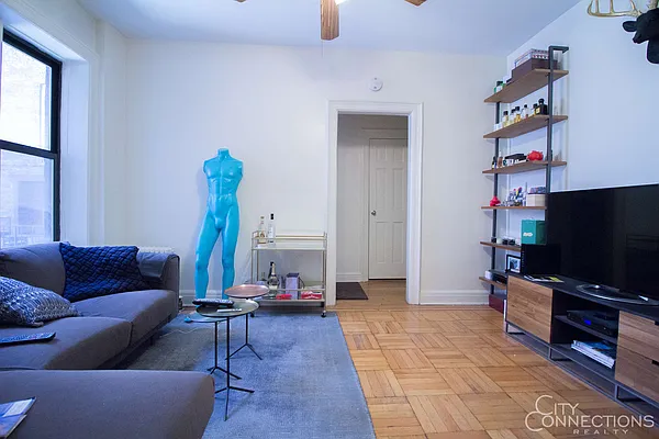 Rented by City Connections Realty | media 15