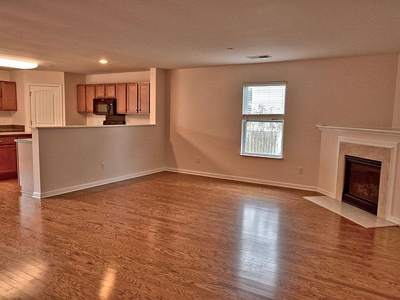 5th image of 1344 Creekside Dr