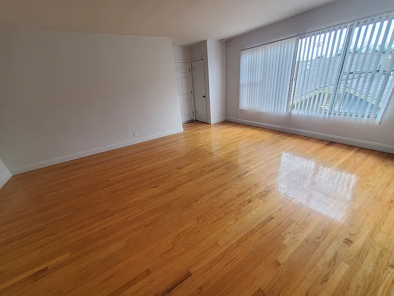 330 Orizaba Ave #2 — Photo 2