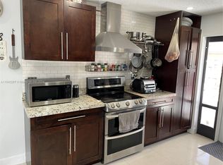 7027 SW 127th Ct, Miami, FL 33183