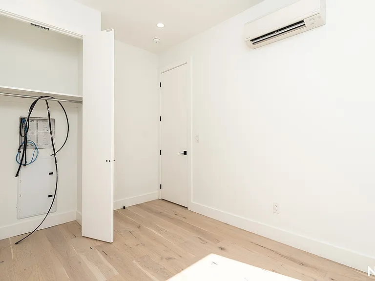 485 Tompkins Ave #2A — Photo 11
