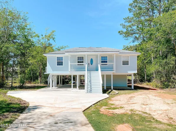 15032 Pawnee Pl, Kiln, MS 39556