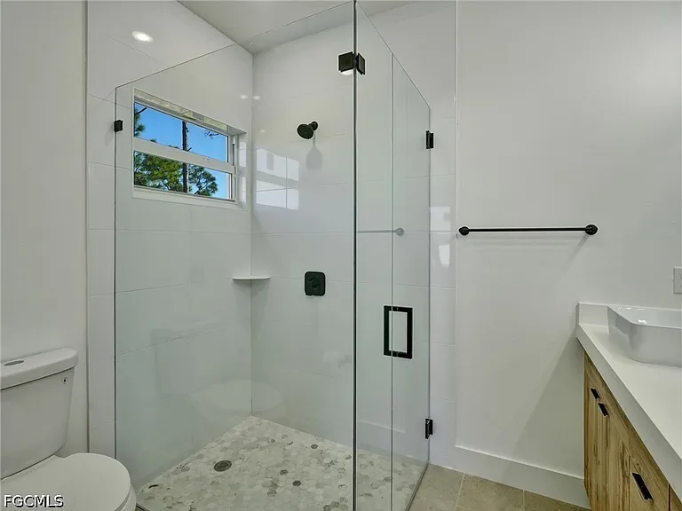 918 Eisenhower Blvd — Photo 7