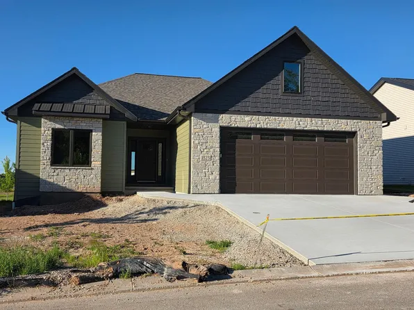 1823 Bobby Jones Dr, De Pere, WI 54115