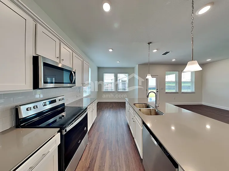 14605 Cedar Mill Dr — Photo 4
