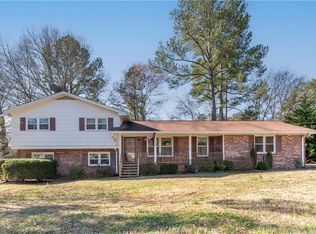 990 Brandywine Dr, Winder, GA 30680