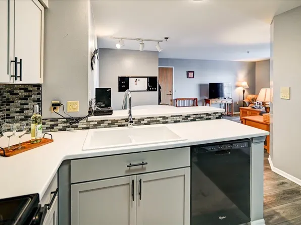 203 Kearney Way #104, Waunakee, WI 53597