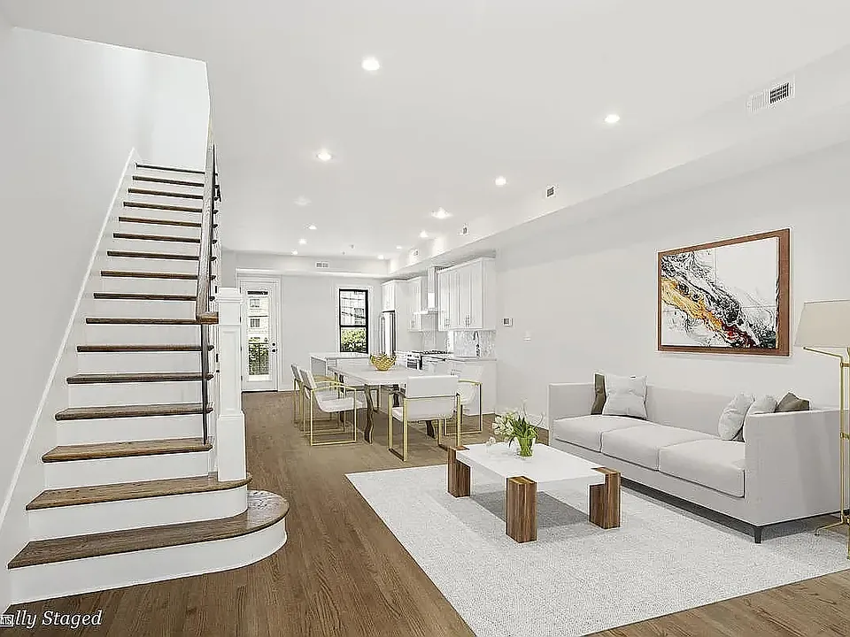 589 Van Buren St #2