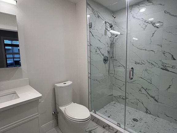 5th image of 159 Everett St #101