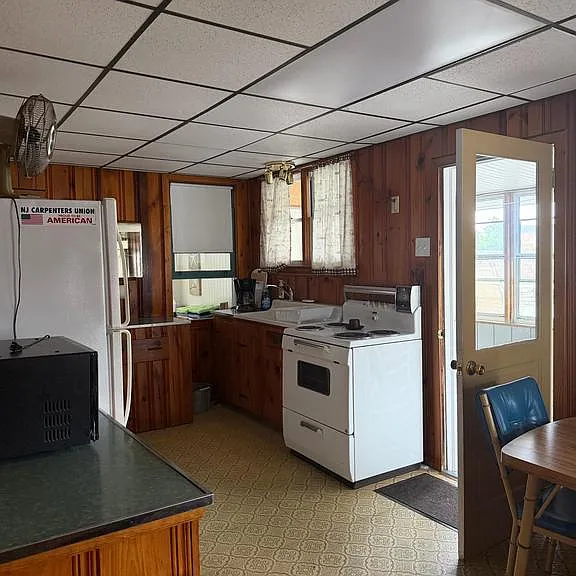 102 Garrison Ave — Photo 12