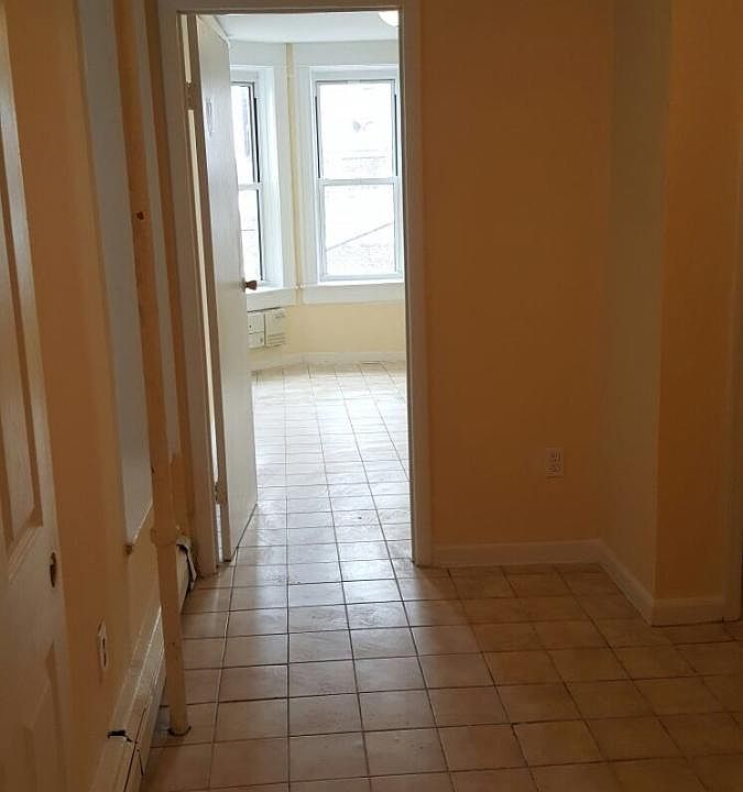 1st image of 54 Poplar St APT 1