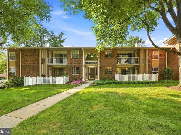 1914 Wilson Ln APT 204, Mc Lean, VA 22102
