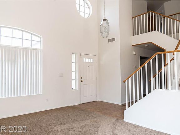 3rd image of 1601 Singing Bird Ln